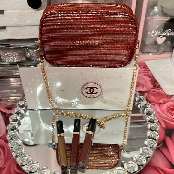 CHANEL Other - ♥️♥️♥️Best in Beauty Host Pick!Chanel Sheer Genius Holiday Set W-Chain Attached!